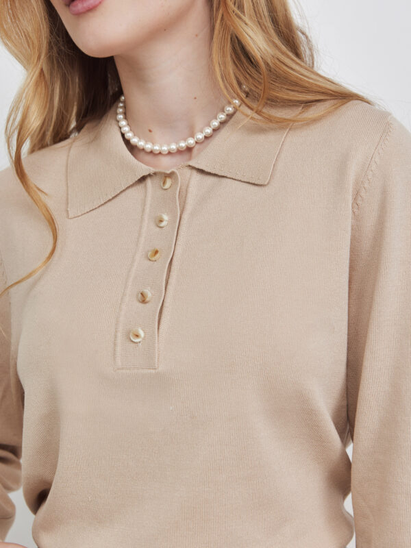 חולצה פולו סריג קאמל בהיר