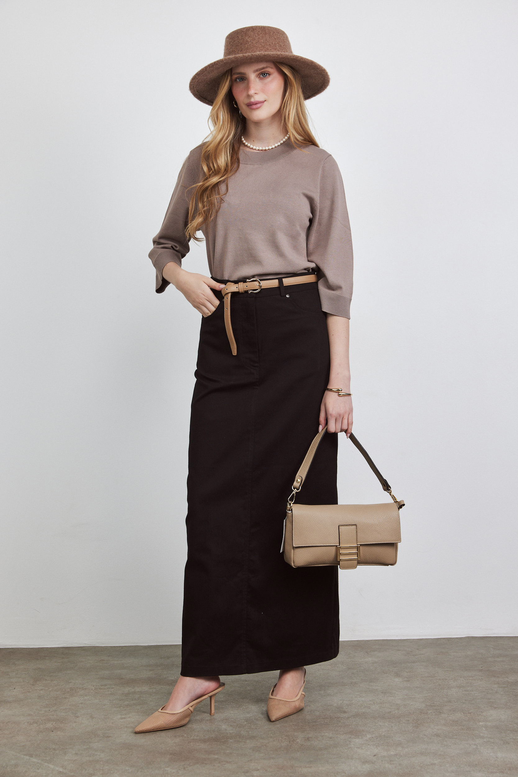 חולצה סריג דק חום – תמונה 9